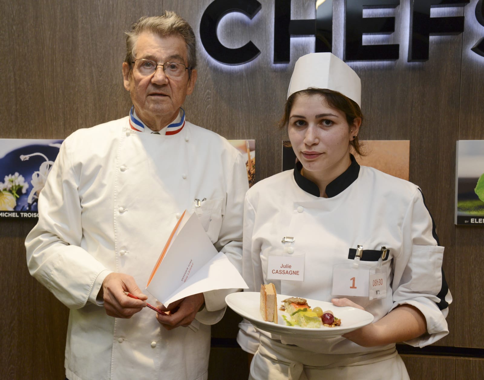 Julie Cassagne accompagnée du célèbre Chef Meilleur Ouvrier de France Guy Legay, ex-Chef du Ritz, Paris