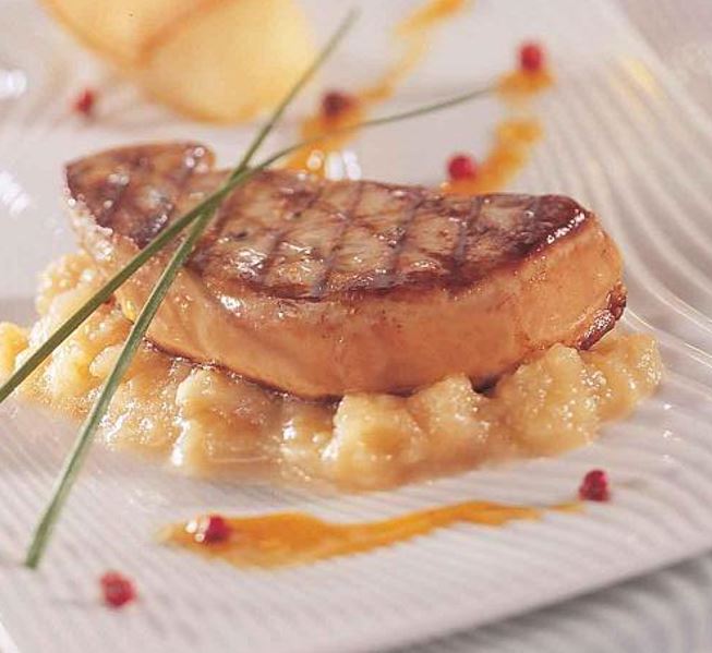 «Foie Gras de canard poêlé et compotée de mirabelles» par le Chef Christian Leclou
