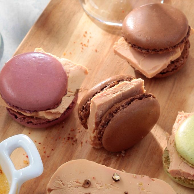 Vu dans Le Figaro cette semaine : le grand chef Alain Ducasse craque pour des macarons